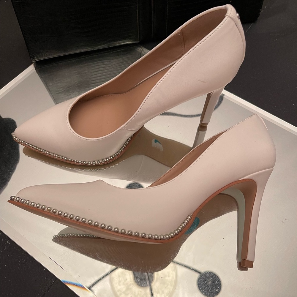 Brand new BCBG Generation heels 👠